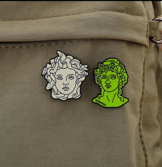 Pin Dionísio - Broche deus do vinho