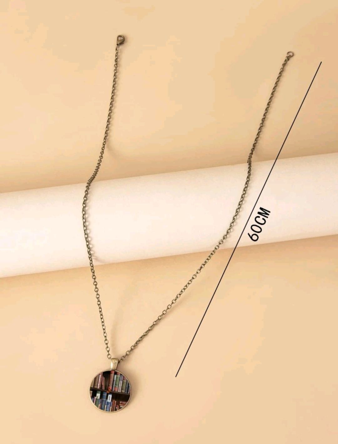 Colar Estante de Livros